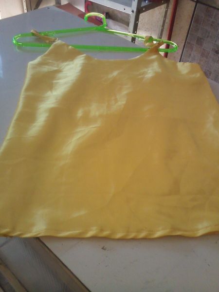 bLusinha amarela de cetim P e M